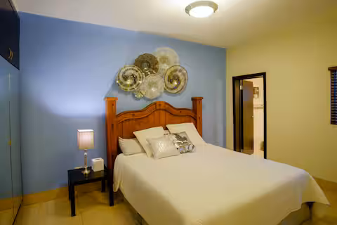 Cozy apartment Downtown with 1 bedroom, A/C system and WiFi. - Image 5