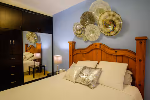 Cozy apartment Downtown with 1 bedroom, A/C system and WiFi. - Image 3