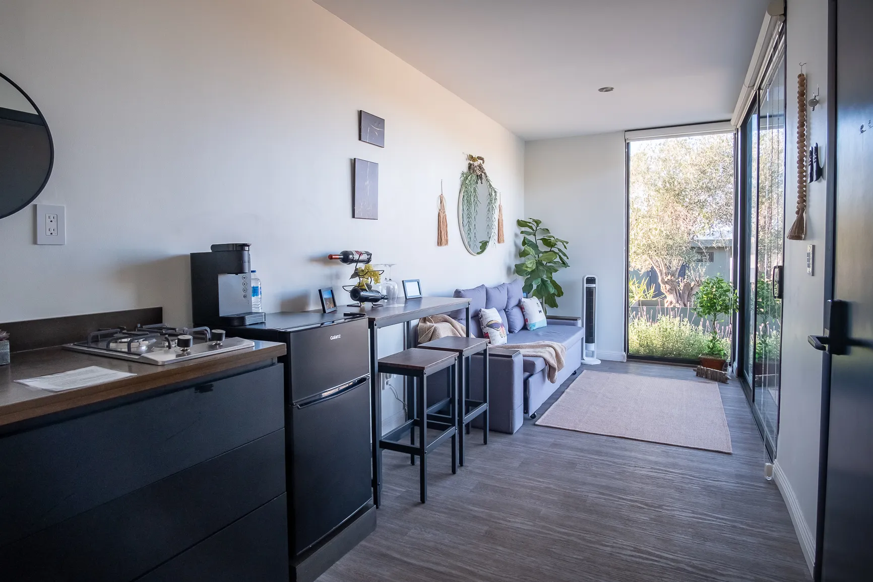 NEW!Casa contenedor en Valle de Gpe, AC & WiFi #1 - Image 2