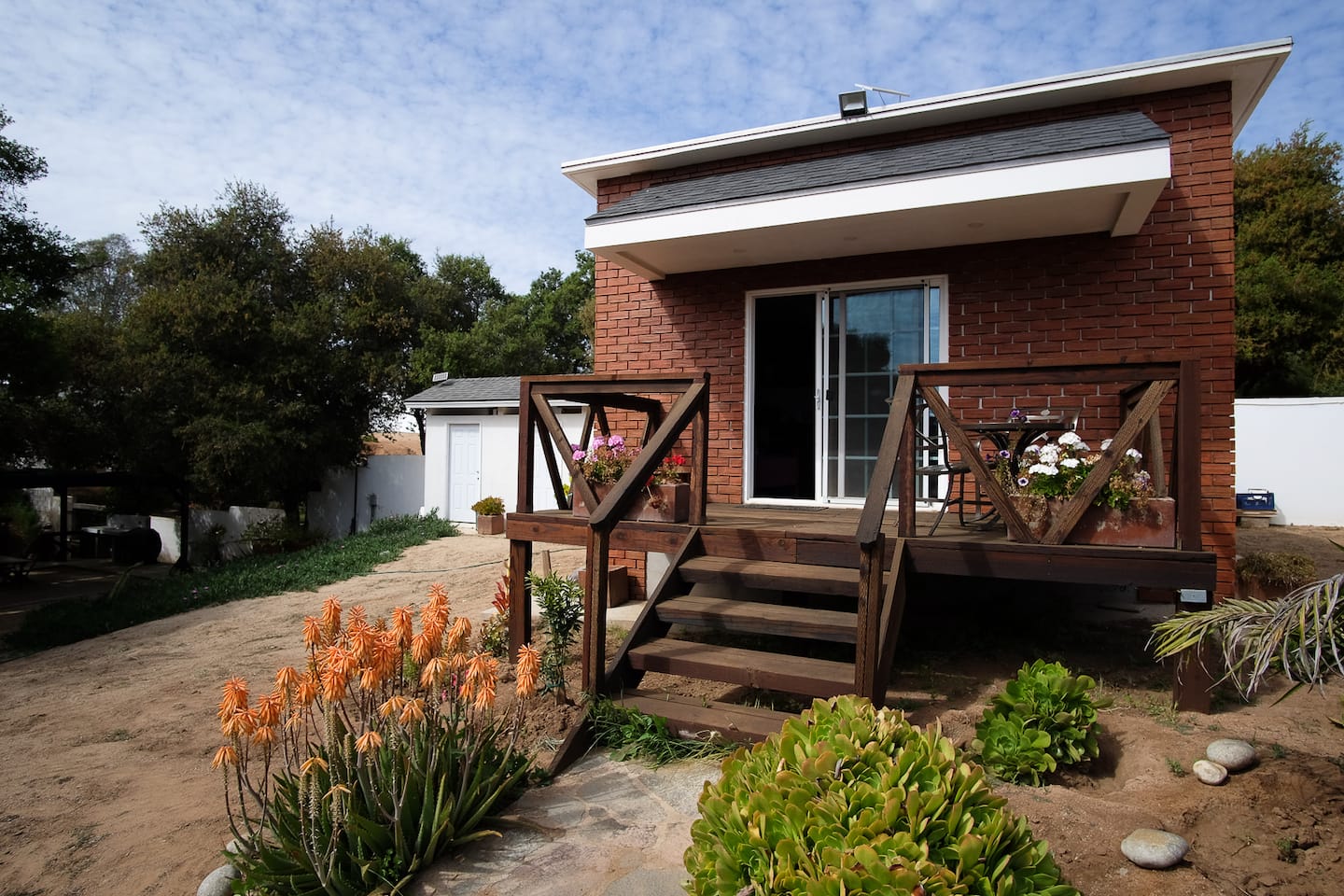 Beautiful Cottage at Valle de Gpe w/AC, WiFi, TV