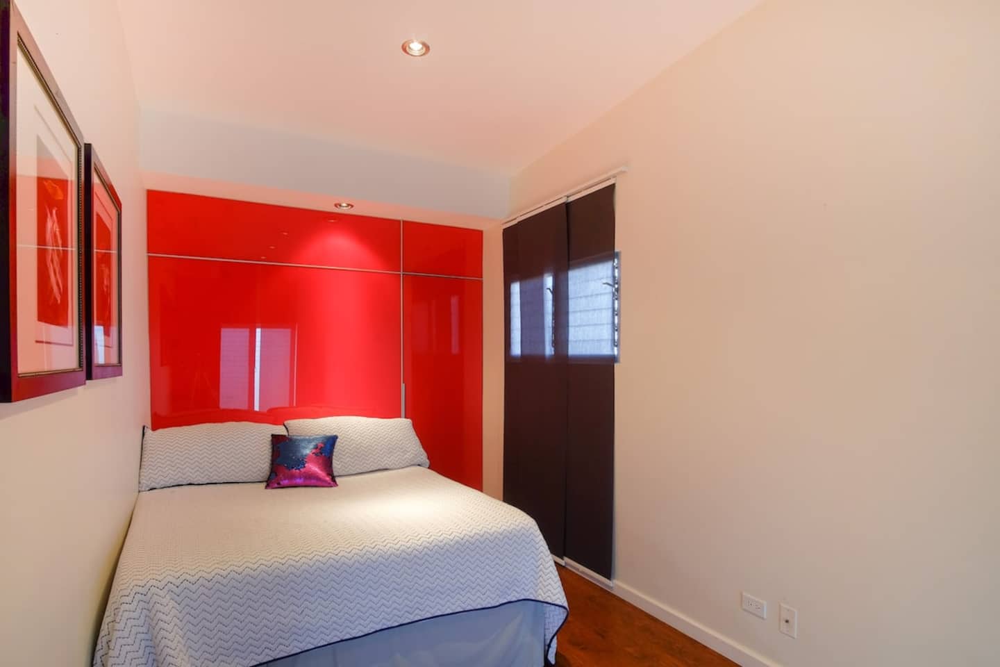 Lovely and Cozy Apartment in Downtown  - Image 2