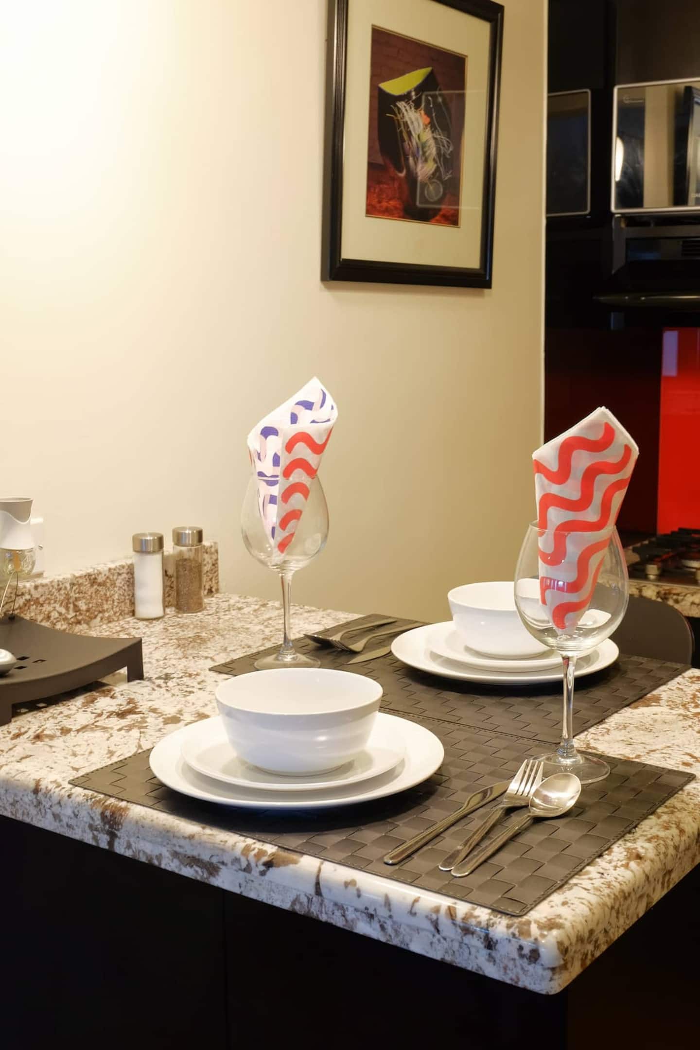 Lovely and Cozy Apartment in Downtown  - Image 5