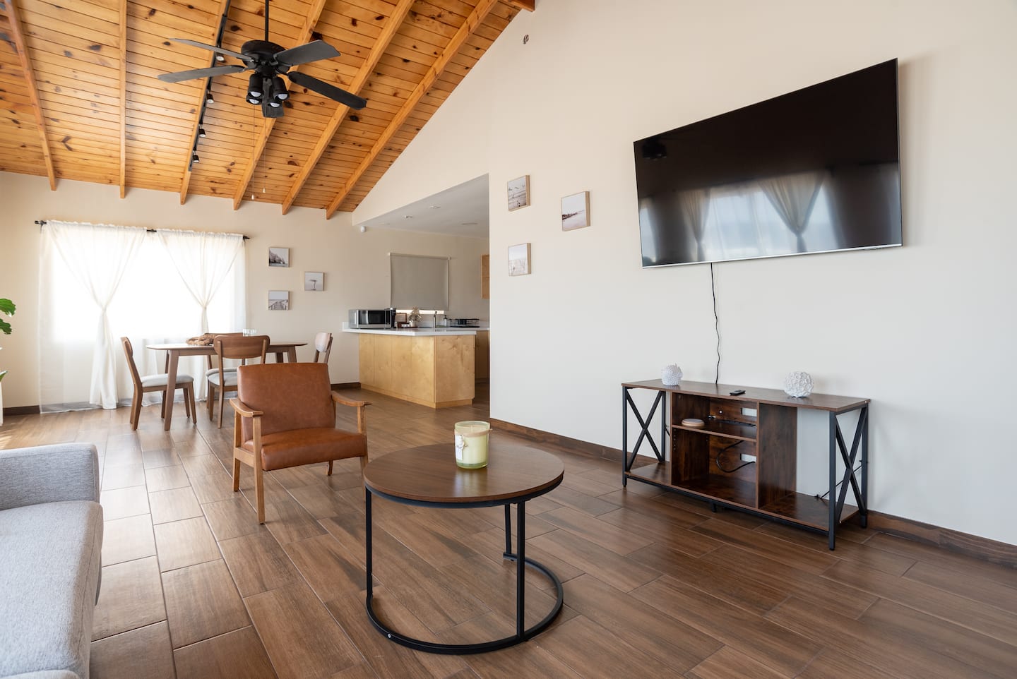 NEW! Casa Marea Beach Front House DT 2BR, WiFi & A - Image 3